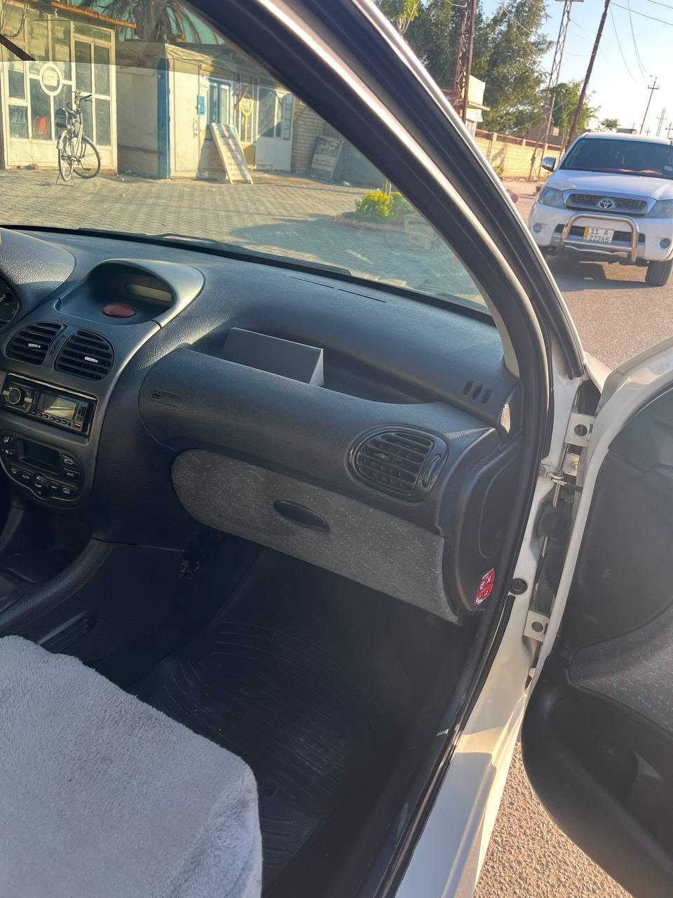 السلام عليكم
للبيع مستعجل 
بيجو  206 بلاديه بدون صبغ 
مكينه كير كفاله ع الفحص شادهن جديد 
كلج جديد  صدر امامي جديد خلفي  جديد
تبريد ثلج شرط   تخم تاير جديد  هستوني شاده كهربائيات كلها شغاله   دواخلها نضيفه بدون كسر وهل سوالف شادلها تلبيسات  السياره ماعوزها شي جاهزه او مراوس حسب القناعه   للاستفسار الشراي يتصل وبي خير ويتدلل ***********  او ***********
