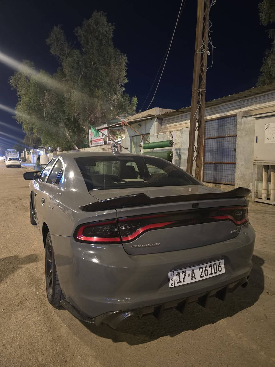 جارجر مديل ١٧ مواصفات sxt  ضربتها بدون ايرباك موضحه بالمنشور  ماشيه ٢٠٠  تو ويل   بيها باردات بسيطه سياره جاهزه من كل شي كير مكينه كفاله مال جناي مابيها نقص  تخم تاير صار سبوع من شاده سنويه جديده باسمي مكانها بالعماره  اي استفسار اتصل  ع رقم موجود واتساب *********** ترهم مراوس فقط جارجر بيضه مديل عالي
