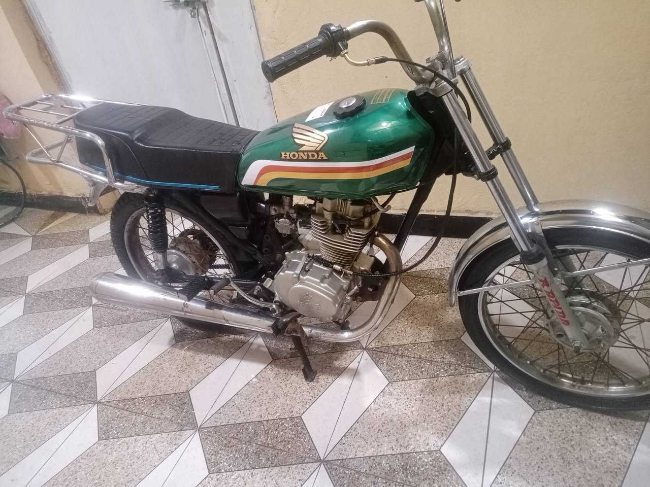 كلك ادوات دراجه جيس مكينه تاكل الكاع نضيفه كلش 450 بيهه مجال قليل كلش ***********
