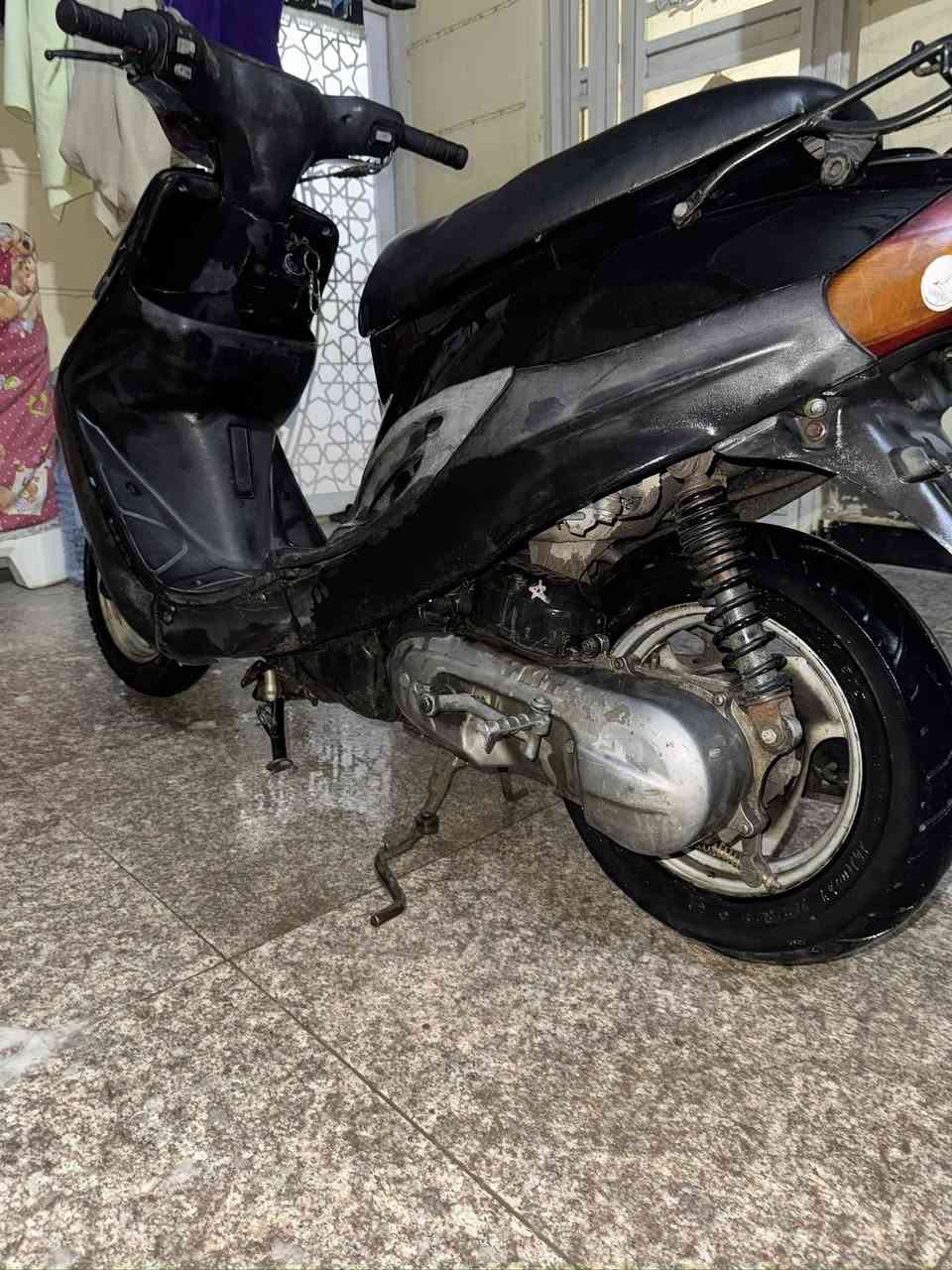 السلام عليكم
دراجه بيجي ما مفتوحه كامله كلشي بيها كامل
ماعدا الباتري كاعد السلف شغال 
السعر ٤٥٠ وبيها مجال عنواني الناصرية مركز ***********
