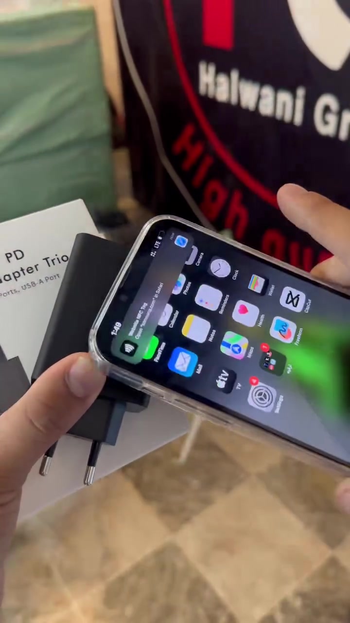 للوكلاء وتجار الجملة

شاحن Power Adapter Trio 65W PD متعدد المخارج، يجمع بين القوة والعملية، ويدعم أحدث تقنيات الشحن السريع.

✅ منفذين USB-C + منفذ USB-A
✅ قدرة شحن تصل إلى 65W
✅ يدعم بروتوكولات PD 3.0 و PPS
✅ إمكانية شحن 3 أجهزة في آن واحد
✅ متوافق مع أجهزة سامسونج وآيفون والأجهزة اللوحية والعديد من أجهزة اللابتوب
✅ تصميم مدمج وجودة تصنيع ممتازة

⭐ ميزة إضافية مميزة:
يحتوي الشاحن على شريحة تعريف ذكية، وعند تقريب الهاتف من الرأسية يتم توجيهك مباشرة إلى موقع سامسونج، مما يمنح المنتج مظهراً احترافياً ويعزز ثقة العميل
📦 الكميات محدودة والحجز متاح حالياً.

Halwani Group
نوفر أحدث الإكسسوارات والحلول التقنية بأسعار منافسة للوكلاء وتجار الجملة.


**إذا كنت صاحب هذا الإعلان وتريد حذفه لأي سبب، رجاءا أرسل رسالة إلى الدعم الفني**