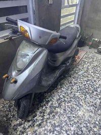 دراجه رمبه قبل ٣اشهر من نزلته مابيه اي نقص رايده ٨٠٠ رقم الهاتف 077276...