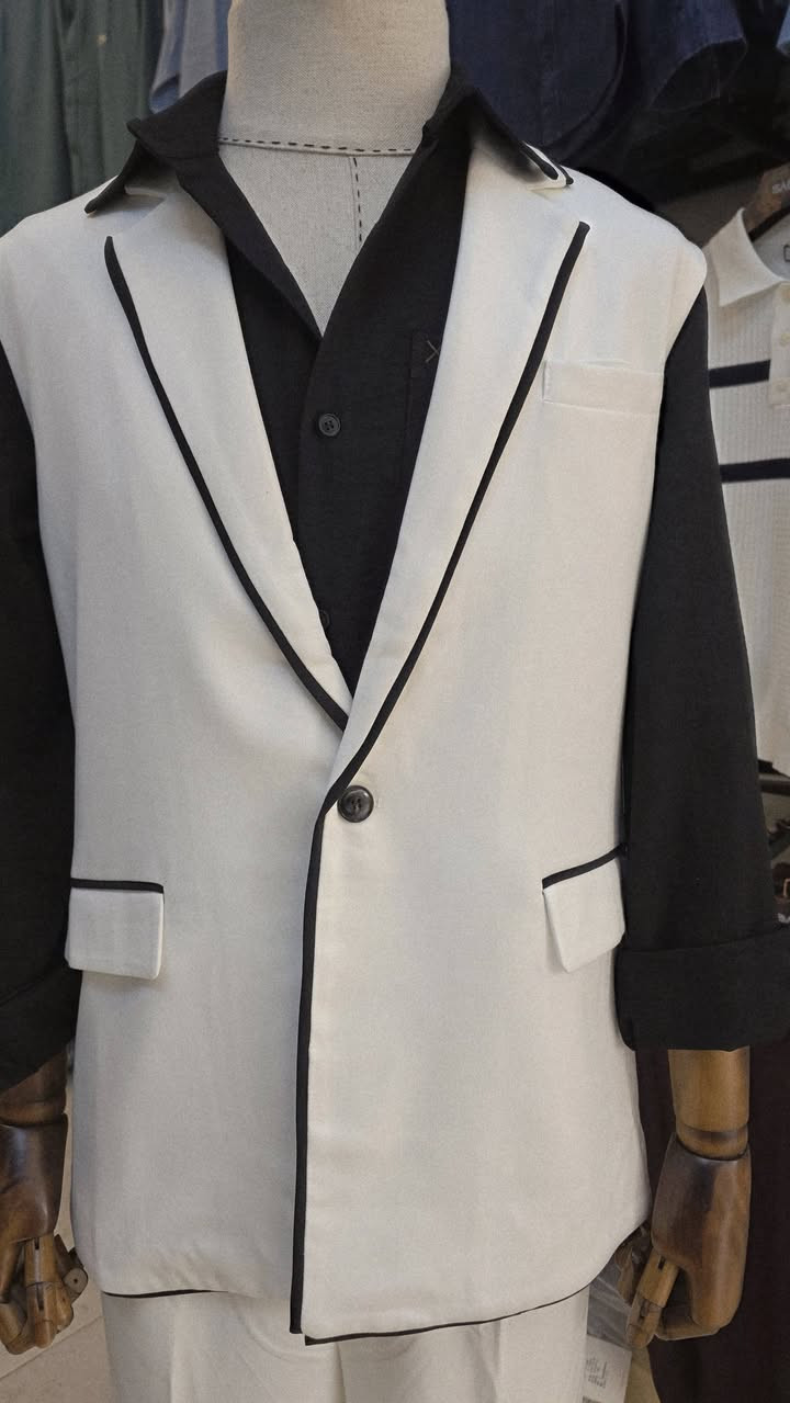 بدلة كوري
شياكةة مميزه و ومختلفه مع أزياء قصر الامراء عنوان مسيب شارع الحسينية
***********
يوجد توصيل جميع محافظات
