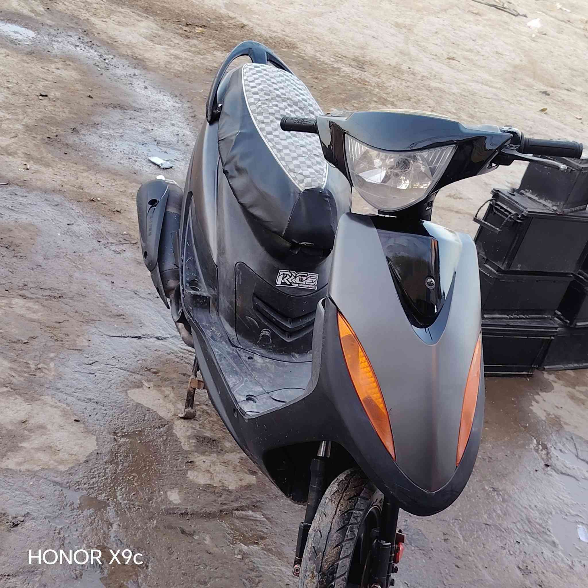 سلام عليكم دراجه ماكس عدله الدراجه تعمير ونضيفه حيل المحرك 49 مفتوحه بس مستم بيه بس سلف 55 هيه الدراجه 49 بيه كلج امامي رياضي + الصلصه صجميه ما بيه اي نقص القبك الهدر موجود السعر 550 وبيه مجال هاذه الرقم *********** مو شراي لا يراسل عنوان بابل ابي غرق الدراجه شلعه ومعدل المكينه عاعمه
