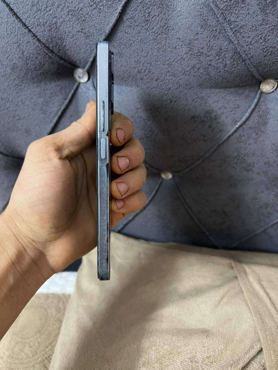 تلفون هونر 90 Lit نضيف تلفون راقي مايصرف شحن... مبدل شاشه  اصليه وكاله  قبل شهرين.. تصوير جدا واضح.. بيع بسعر ١٦٠... او مراوس بتلفون هونر 9 d ونطي فرق.. مكاني بغداد البياع ***********
