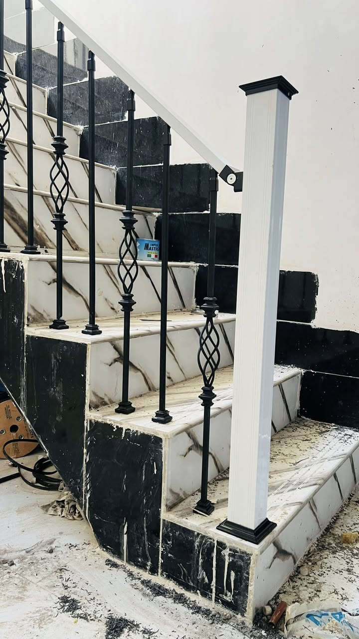 أعمالنا مستمرة ومتواصلة 😊⚒️🏠
تم إنجاز محجر درج موديل حديد قبضه ودنك المنيوم  في قضاء الحويجة /قرية لزاكة في منزل الأستاذ احمد محمد الجبوري ومبروك لأصحاب الدار🌹

متوفر لدينا كل أنواع المحجرات بكافة الألوان والأشكال 
مربع ودائري وكذلك الجام والملكي
دقة وضمان في العمل والمواد
الأسعار مناسبة جداً وتنافسية. وبنظامي القسط والنقد
شعارنا الدقة والأتقان في العمل💪

للأستفسار
*********** 
 *********** واتساب
