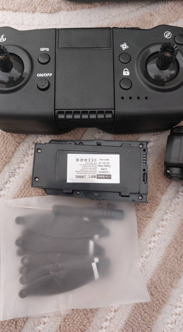 ئەم درۆنە بۆ فرۆشتن  
مودیل L900 PRO  لەناو جانتای خۆیەتی  زۆر خاوێنە کەمێک معامەلەی تێدایە لەبازار بە 150 هەزار  من  بە 100 هەزار دەی فرۆشم.
***********
*********** كويسينجاك, أربيل
