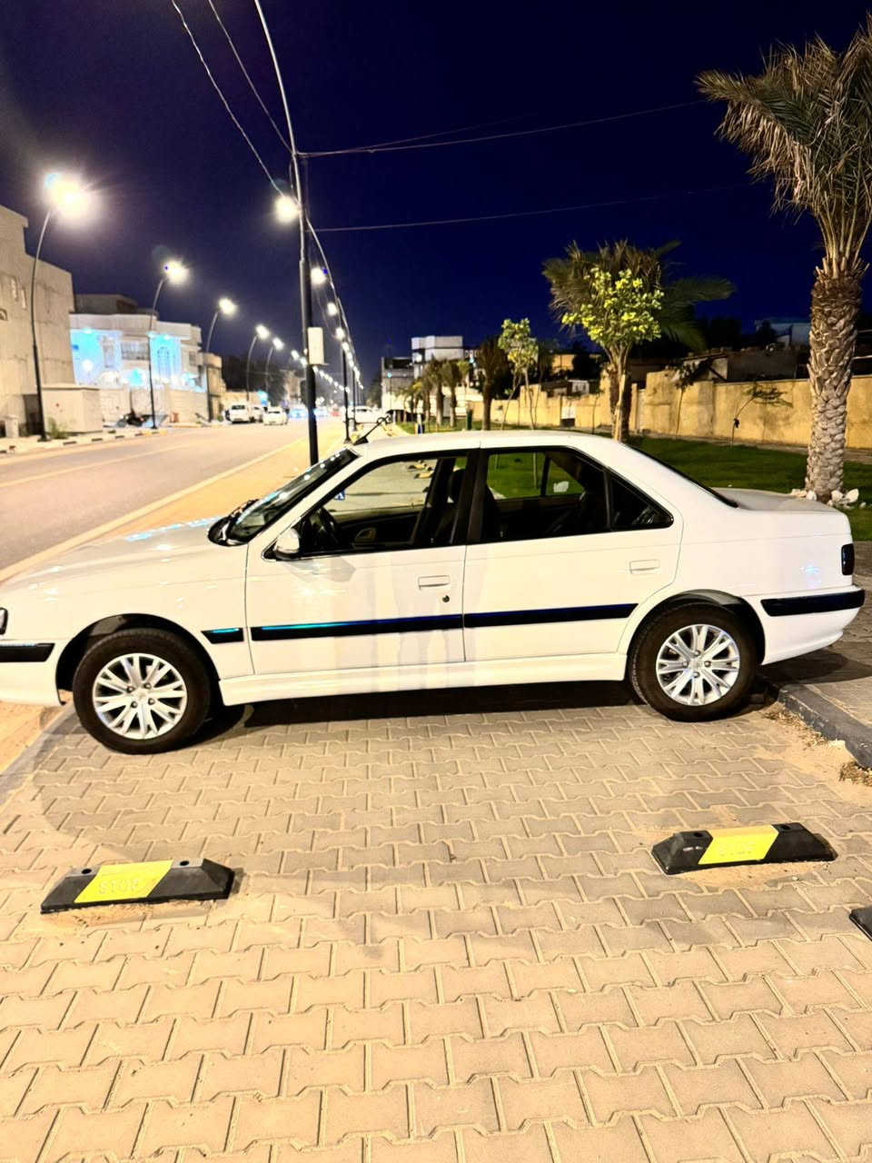 السلام عليكم بيجو بارص2025كفاله عامه ماشيه 27 الف السيارة باسمي رقم بصرة دولي تحويل ثاني يوم  مواصفاتها تبريد قطعتين مري شفط شاشه كامره دواره حساسات 4 دسكات مكينه 1800 السعر 85$ و بيها مجال
***********
