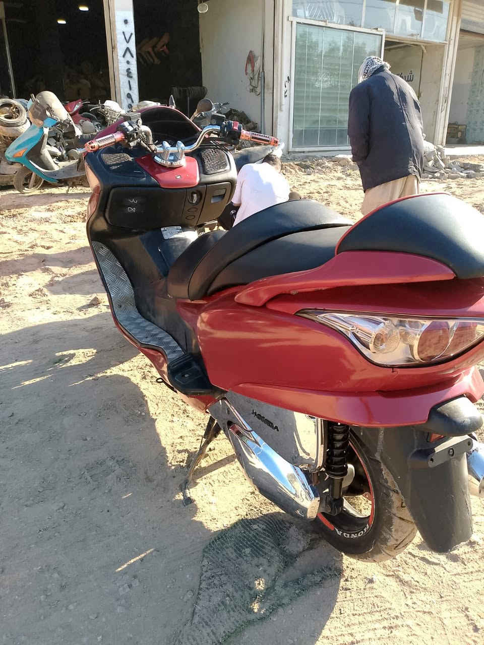 فورزه ٠/٨ دراجة جديده و مرتبه و مال جناي ، كلشي شغال ، بصمة الدراجة محرك 250cc كلشي جديد بيها الدراجة و نضيفه بشكل مو طبيعي ، مكان نجف ، بيع او مراوس ببطح كون نضيفه ، الدراجة عارضها ب ١٢٥٠ 
مليون و ميتين و خمسين ، بيها مجال بسيط ، للأستفسار 
‏***********
