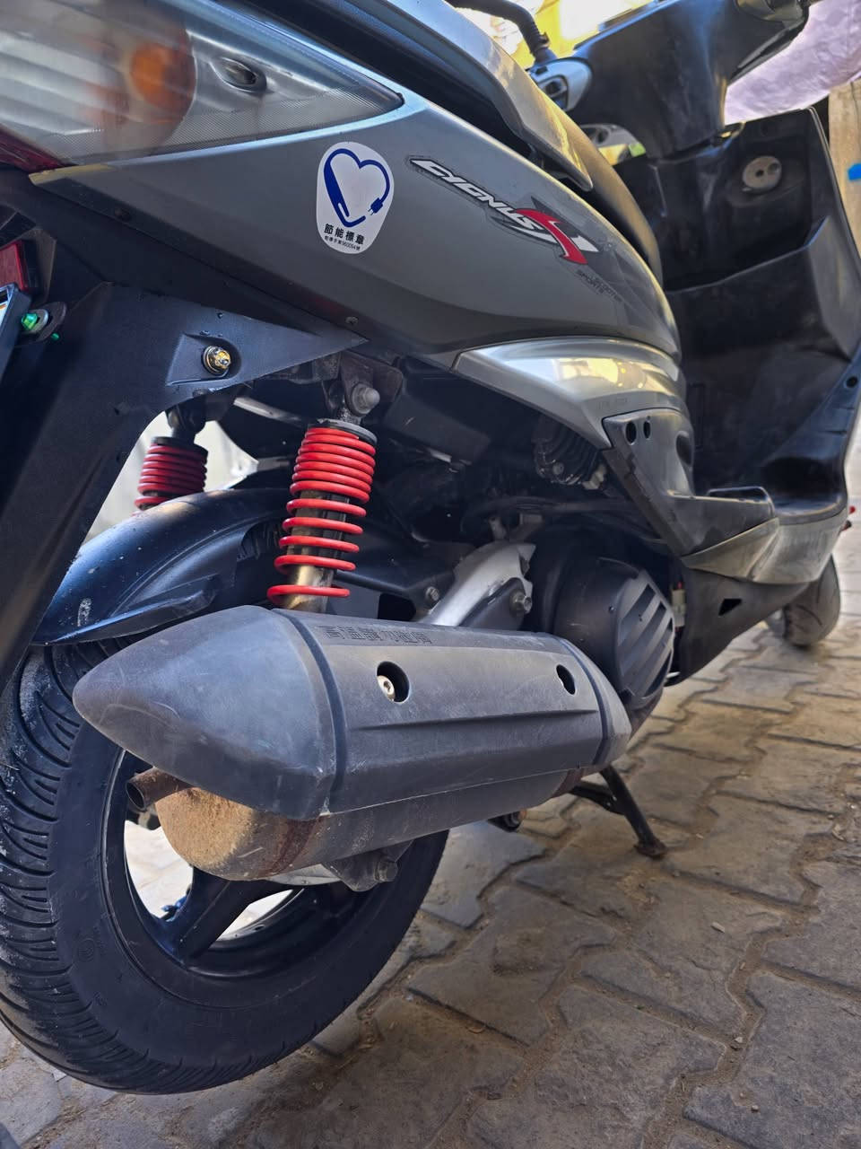 سلام عليكم سعر ٩٥٠ قفل كلشي اكو بالسوك والي يشوفه غالي أن شاء الله يلكه الاحسن والانسب
سكنس فحل كوري كابريتر مختمه رقم واحد كلها...برغي ما مفتوح بيه نازلة رمبة ع ايدي دهن كلة يورل مكينه خرسه ما تسمع صوتها صلوات على محمد ... 
مكان دراجه بغداد الحرية دباش ***********
