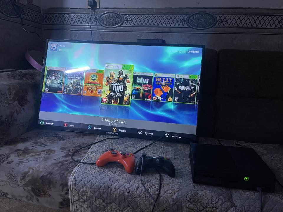 اكس بوكس سوبر مهكر  
وبلازمه حجم 42 السعر كلها ٢٧٥ وبيها مجال 
الرقم ***********
