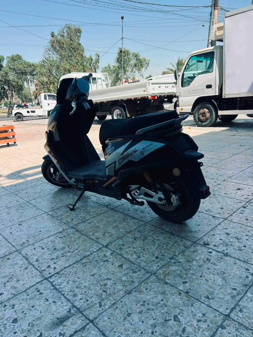 سلام عليكم دراجة RZشحن بطارية ليثيوم فوسفات حديد ملف 1600 تمشي 65 كيلو بالشحنه دراجة بيها ملاحظات بسيطه بالكفرات حلوه خير من الله سعر 850 وبيها مجال للطيبين 
رقم ***********
ا
