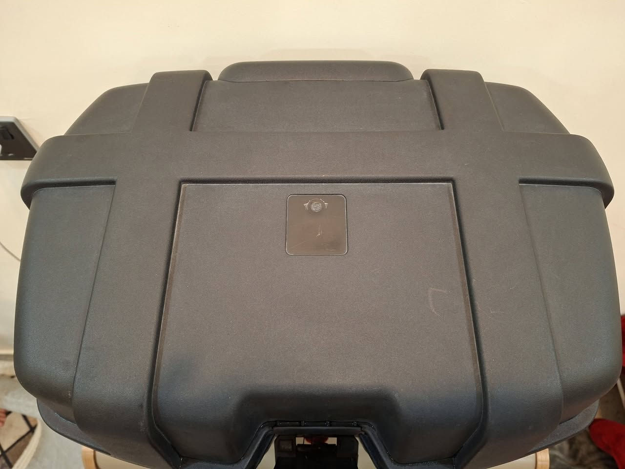 صندوك حجم كبير جدا اصلي ضد الكسر
يرهم لكل دراجه بيها سيباية
كامل ما بي نقص وياه قاعدة حديد وراسطات والبراغي
ومفتاحين
السعر ٤٥
مكاني بغداد
وبوجد توصيل لكل العراق
***********
