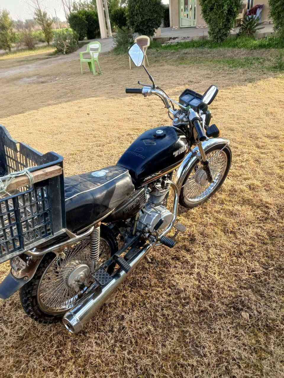 السلام عليكم شباب مكلف بنشر
دراجه نوع تايكر أوراق كامله كهربائيات كامله محرك نضيف كلشي شغال بيها سعر375 وبيه مجال *********** مكان جبله
