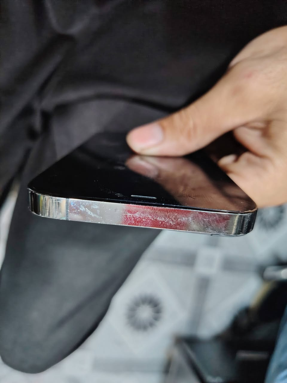 سلام عليكم ايفون١٢برو فقط الجهاز مفرمت وكامل ممفتوح وتر بروف بس من فرمتة وفتحتة ماعرف نداسن دكم وصار هيج وهسة مداعرف اسوي   اني ابيعة هيج شغال بس تطلع هاي مال   حاسبة *********** بغداد
