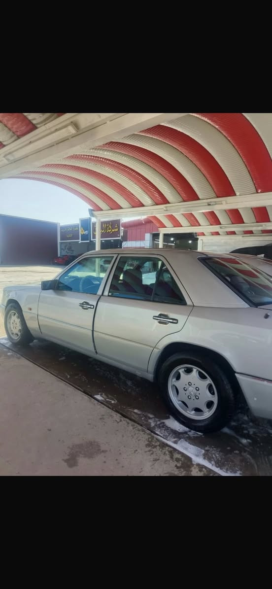 من رخصة الادمن
السلام عليكم 
مكلف بل نشر غير متواجد على الفيس 

سياره مارسيدس ٨٨ لون رصاصي فضي 
سنويه ل ٢٨ رقم بغداد دولي 
بسمي تحويل ثاني يوم 
 مصبوغه صبغ عام للجماليه
مكاني ذيقار الشطره 
للستفسار *********** اتصل وبيك خير وتدلل
