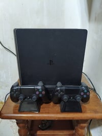 بلايستيشن ٤ • نظيف ٩٩٪ • يو بي اس