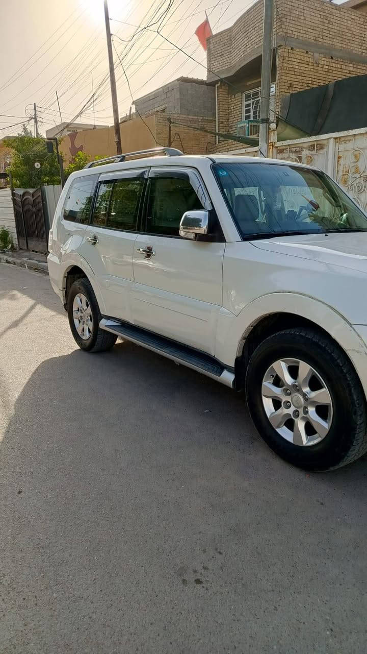 سلام عليكم باجيرو موديل 10 خليجي مكفوله كفاله عامه عده بارد إصبعين فوك الچاملق اليمن راجع عل بارد لازلغ ولا صبغ 
عنوان بغداد 
السياره بسمي سنويه جديده صدر جديد
السعر/137
رقم الهاتف/***********
