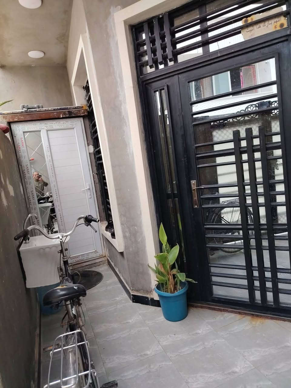 السلام عليكم البيع بيت طابق واحد ١٠٠ متر مجمع السلطان الرابع يرهم مراوس ٥٠(٦٠) ***********
