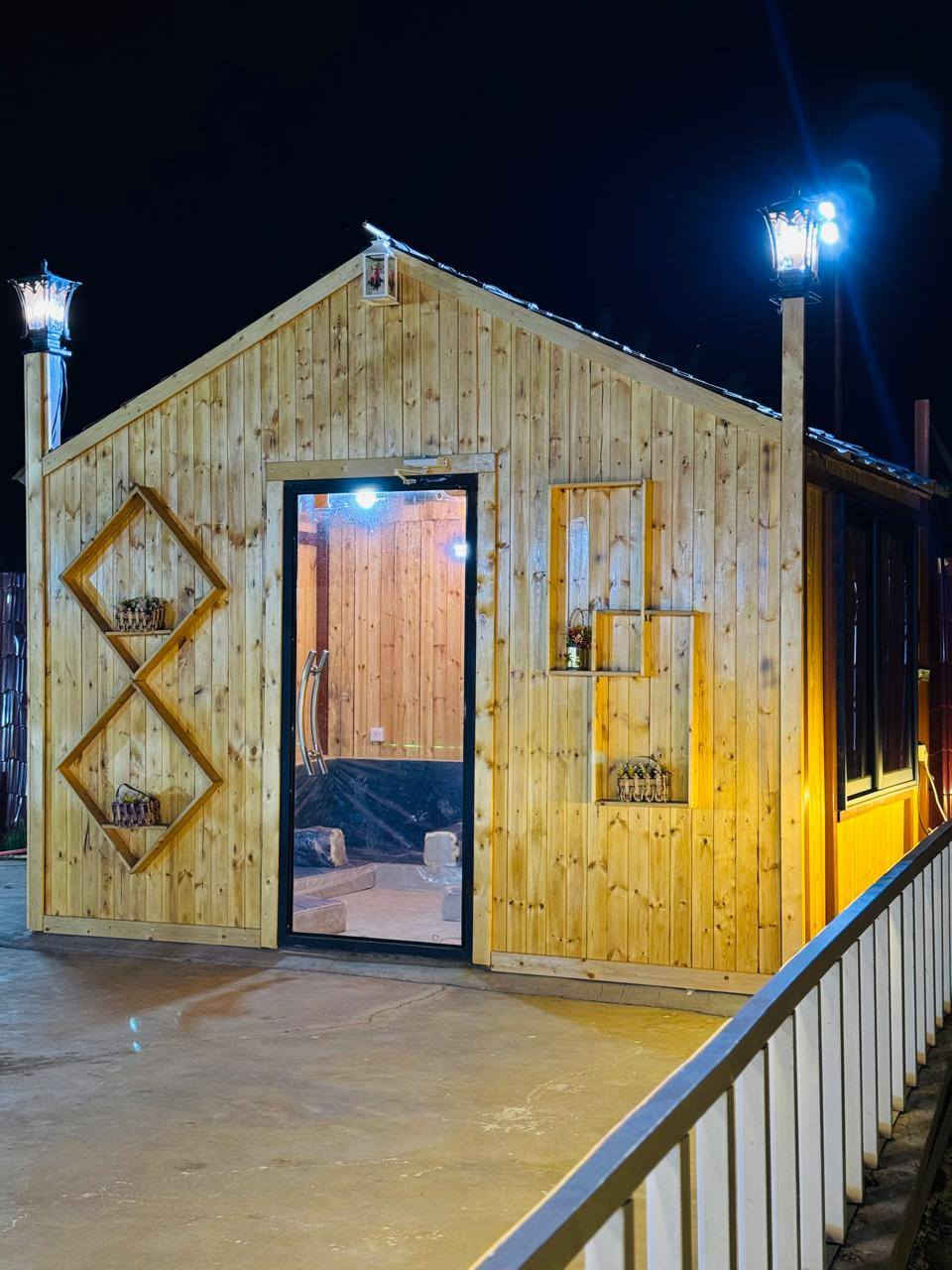 معمل الإبداع تجارة حديد و الديكور و سندويج بنا و كيربي و خشب الديكور

***********
