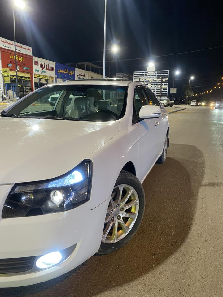 السلام عليكم
ام كراند Ec8 الحجم الكبير
موديل 2013
محرك وكير ميتسوبيشي بلاد
محرك 2400
لايت زنون 
اشاير بالمري
قطعتين تبريد
برده خلفيه بلاديه
شاشه ايباد 
كامره خلفيه 
فتحه سقف
حساسات خلفيه 
كشنات جلد 
تبريد تدفئه شغاله

تحويل ثاني يوم هزتها بعدها ماساقطة يعني متحتاج تسوي هزه كبل تحول 
بيها صبغ الدعاميه الخلفيه والاماميه وهلالات الجاملغ بسبب الخياس معروف هلشي بالام كراند وعلى كد شبر باب الصدر فقط 
سونارها موجود 
السعر 77 وبيها مجال
مكاني بغداد 
***********
