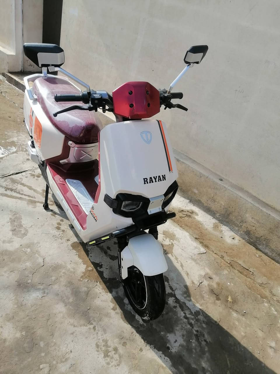 ماطور ريان وحش الكون للبيع
شرط من كل شي بطاريات وايرمنيه  دبل بصمه سعر قفل قفل قفل 950 الا ربع ما يرهم شراي اتصل او على الوتساب ***********
