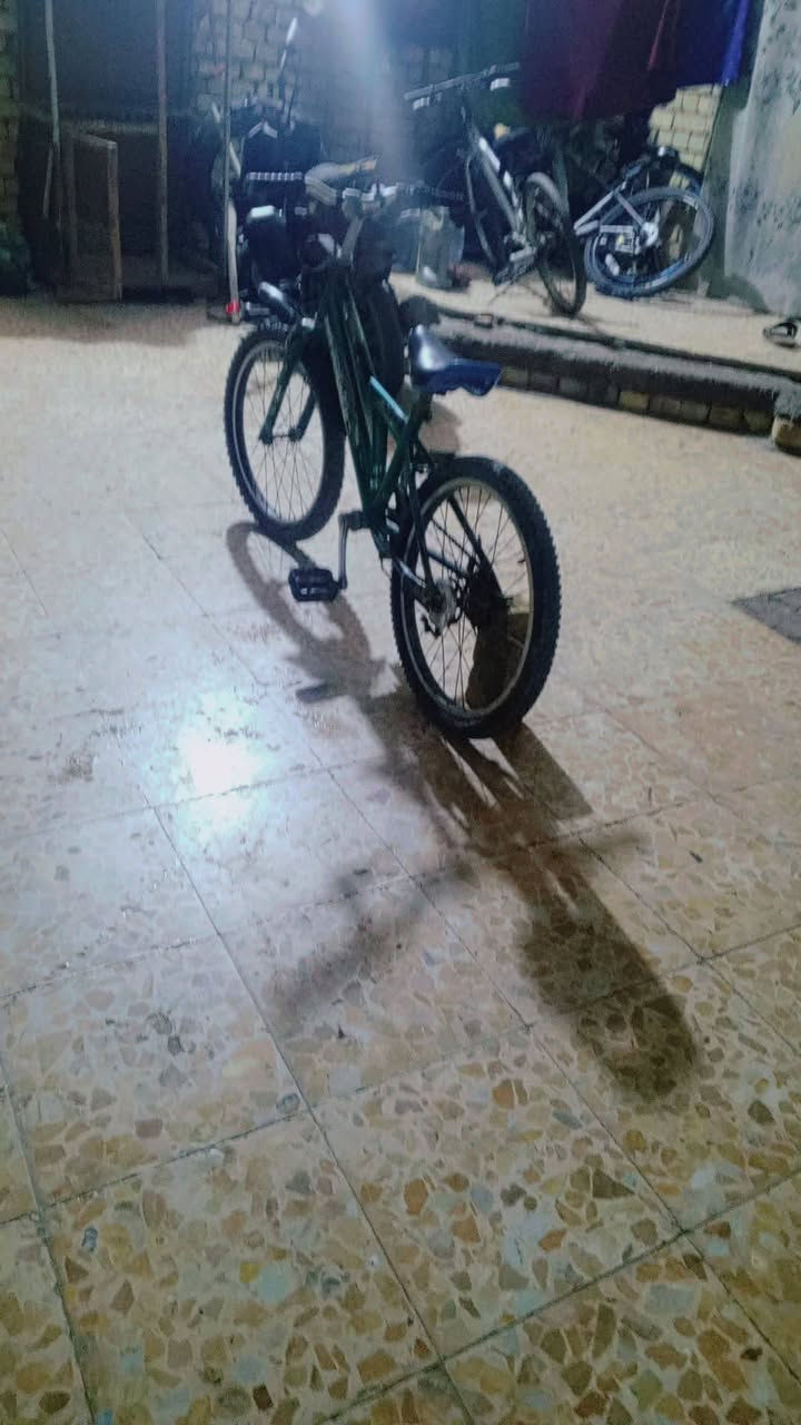 السلام عليكم بايسكل للبيع حجم 22 جبلي البايسكل جديد بمعنه الكلمه البايسكل عوز فقط استان بريكات شغاله السعر 70 وبي مجال مكاني ميسان حي الجامعة الهاتف *********** واتساب فقط للبيع او مراوس
