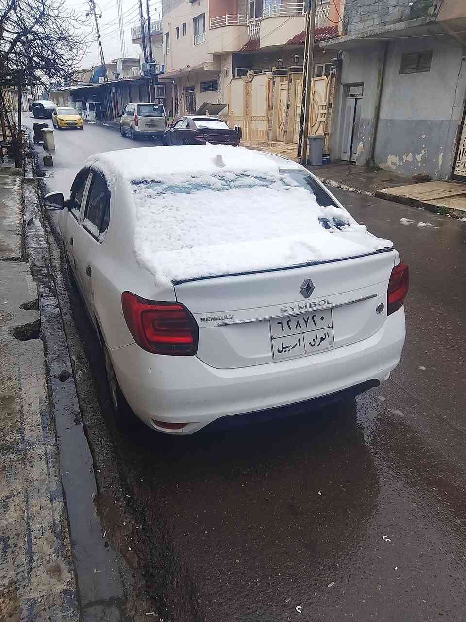 رينو سمبل للبيع 2018
عليها إدامة كاملة 
 قوايش بلكات نوزلات حساسات جديد
كير شرط مكينة بيها اثر قليل صرف 
بس المكينة نظيفة شرط 
طخم كله جديد شاده شرط 
 سيارة جديدة داخلها جديد 
 شاشة اندرويد داخل جديد 
 قفل مركز بيها
 جهاز تشغيل عن بعد بس باقي كود 
جامات كهرب 
شرط التحويل سنوية ماساقطة 
***********
