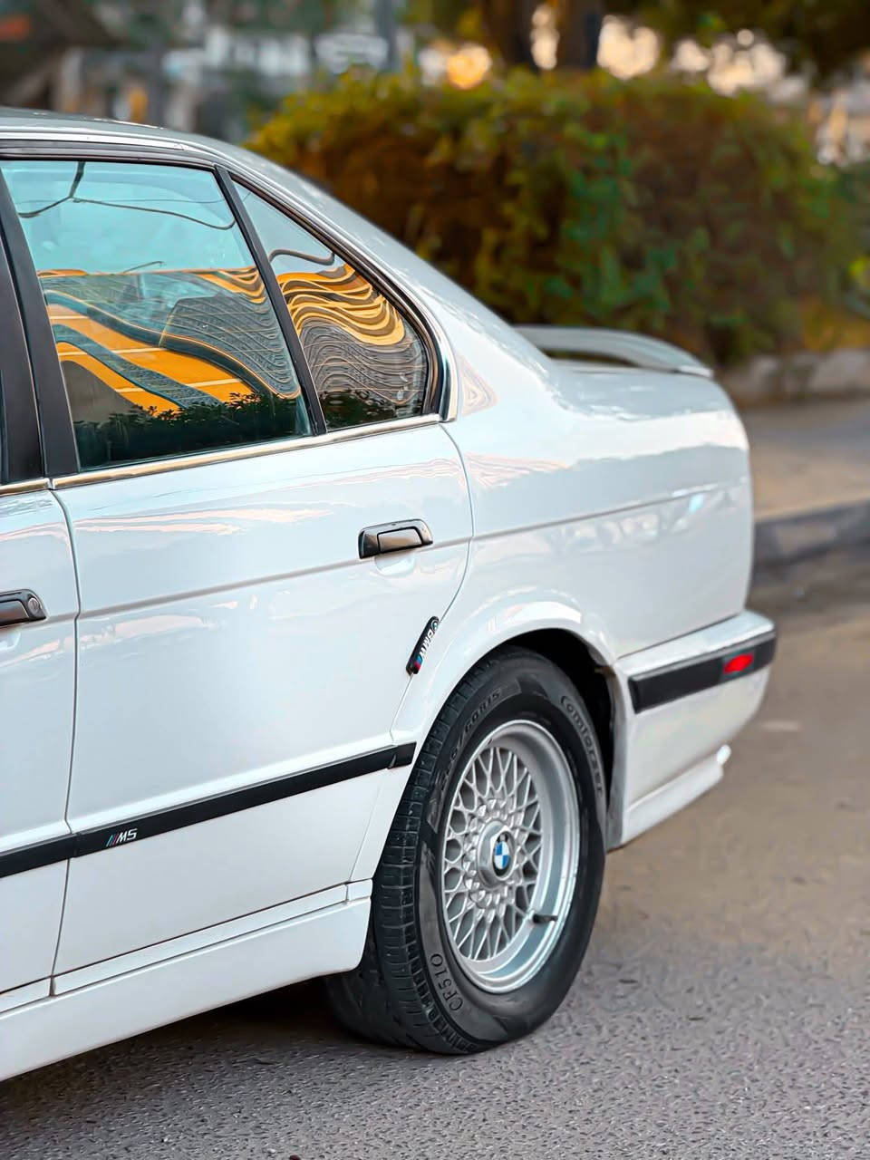السلام عليكم من رخصت الأدمن المحترم…
صلوا على محمد😍
BMW525i((1990))🤍..
بي أم دبليوا موديل ١٩٩٠ فئة ٥٢٥ أصل مسكر وارد امريكي مكفولة كفالة عامة من الضربة والتبديل وحتى البااارد السيارة جاهزة ونضيفة كلشي بيها بلادي حلوه  فقط صبغ جمالية بسبب شخوط وجراد بدوون دااخل اي داخل مابيها عليهاا ادامة كااملة كير مكينة حدادية كلة جااهز عليهاا مواصفات فووول ١/١..
فتحه ((سلايت)).
مكينه مسكر فانوس.
ويل خلية الأصلي.
نضام APS.
قطعتين تبريد.
كراسي جلد.
سنتر لوك+ريمونت.
كود حماية Protection code.
دبل أيرباك.
3 أنضمة قيادة (سبورت،نورمال،أيكو).
سستم صوت كامل من نوع BOSE+دمامات
وبعد بيهاا هواية مواصفات السيارة جاهزة وكاملة 100% بل أضافة عليها طبقة حماية((نانو سيراميك)) رقم كربلاء مميز دولي تريد وكالة تريد تحويل بلي يعجبك السعرررر((60)) وبيهااا مجاااال……. 🤍
للأستفسار:***********
مكاني بغداد
