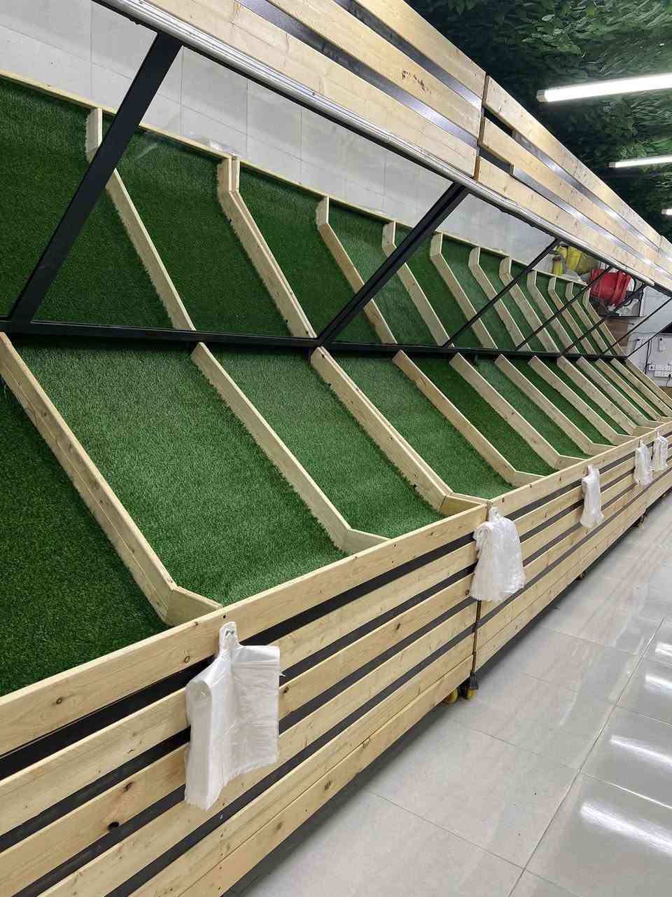 ميز ديكور مخضر للبيع  طول 3 متر عدد 2 طول 4 متر عدد1           ***********
