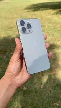 ايفون 15 برو ماكس مبدل شاشه اخو الاصليه بطاريه 66 يحتاجله تبديل بس اني...