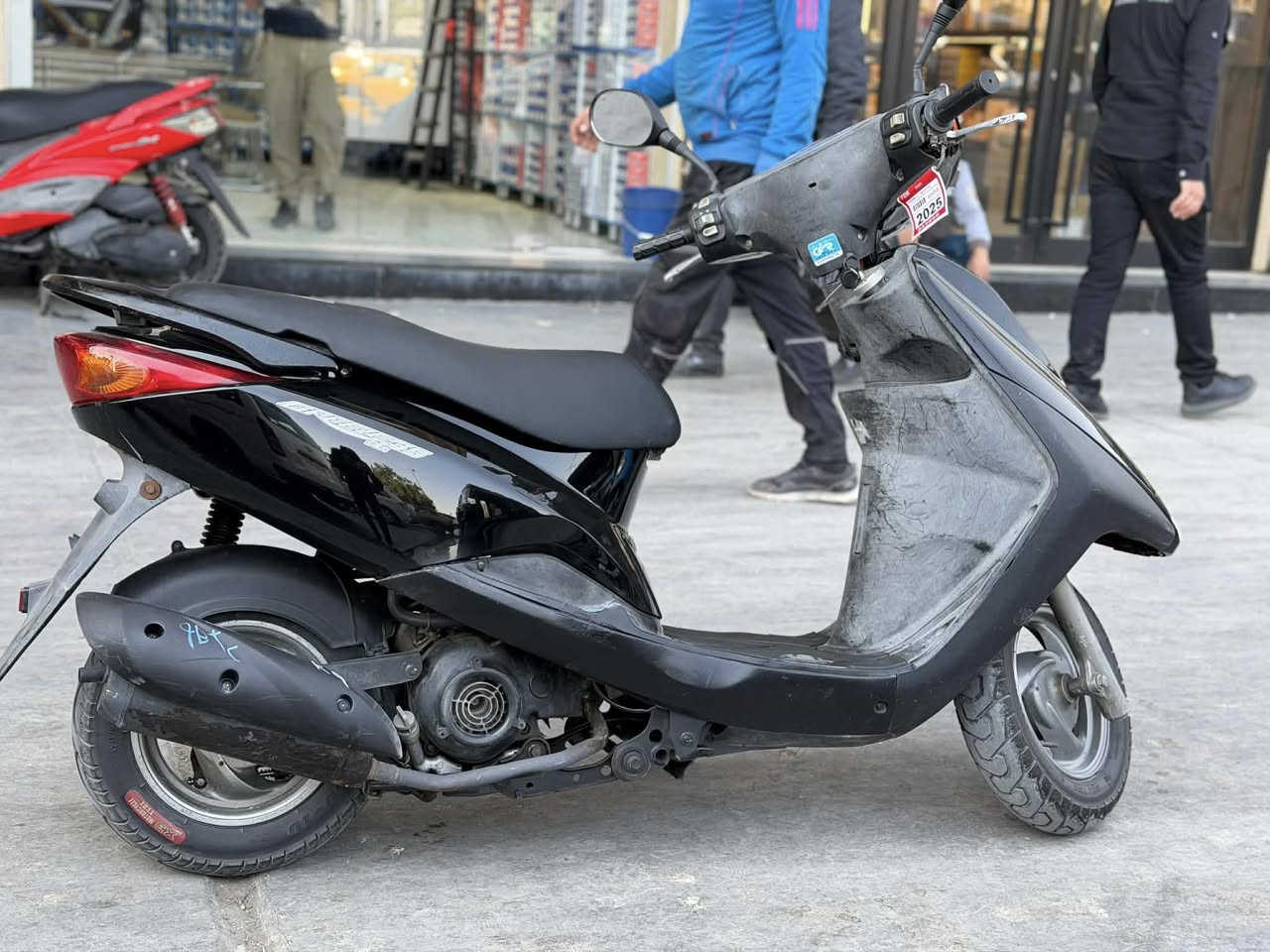 بريز لايت عالي بدون نقص مكينه خرسه مكفوله جيب فيتر  وافحص تايرات جديده دبلات جديده كهربائيه كلهه شغاله العنوان الشعب ***********
