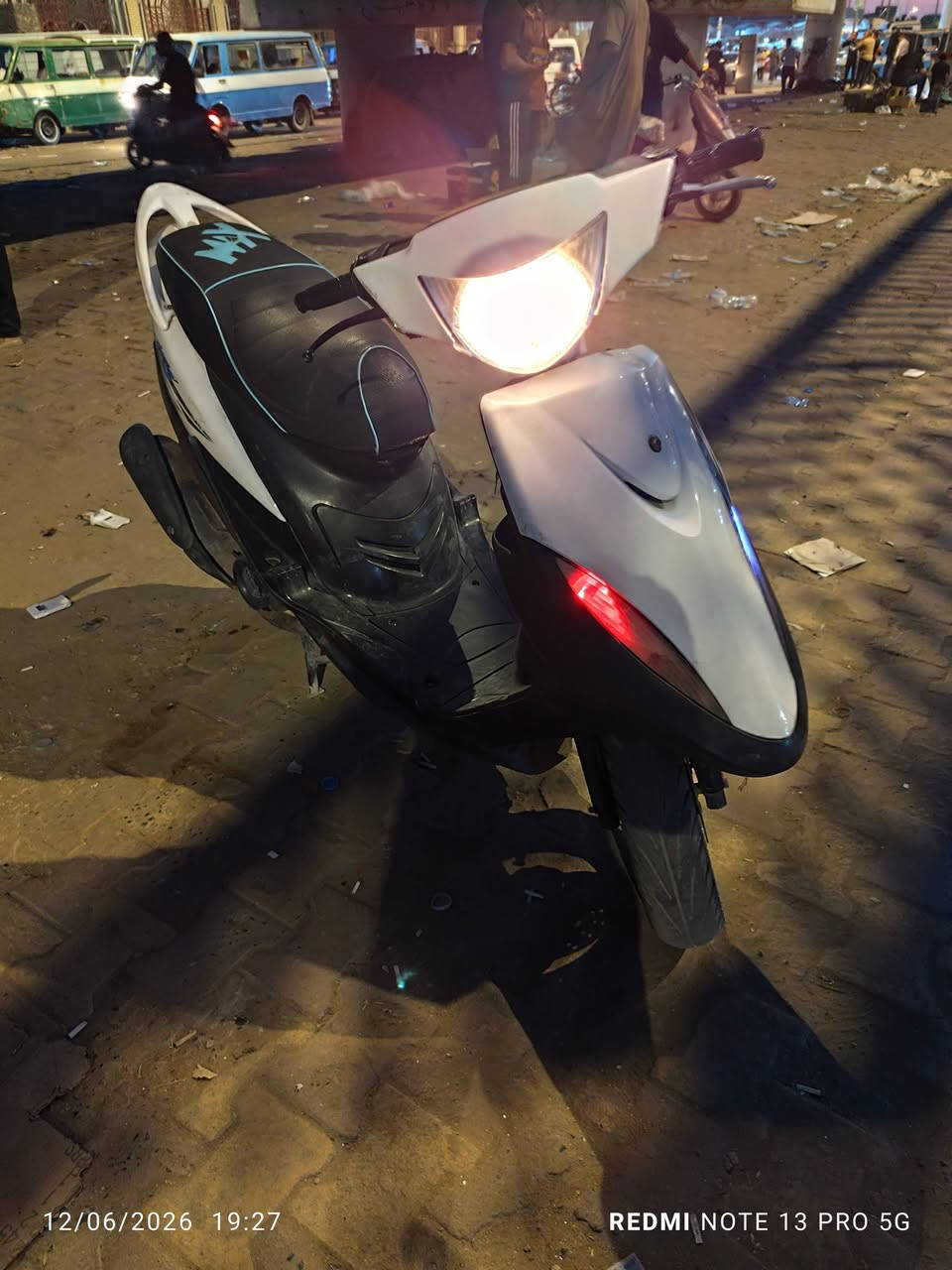ماكس عدله. نقص بس الباتري فقط

دراجه حلوه. ونظيفه مكينه ناعمه تعال وشؤف بعينك 

قفل جنطه قفل اكسن عداد كهرباء كله شغال نقصها بس الباتري 

السعر.  نهائي 500

العنوان حي سومر قرب عمارة ماجد 

الهاتف ***********

