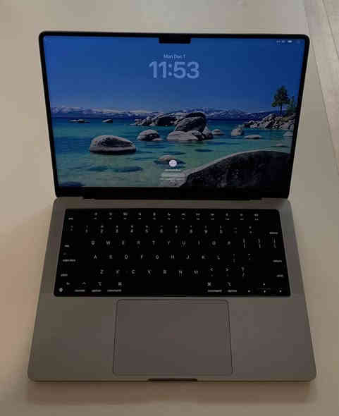 💻Macbook pro ♦️M2 pro 2023♦️
⬛14 inch
➡️512 Gb Hard
➡️16 Gb Ram
♦️Cycle count 69
👌Clean 100 %
🎁Box included
🚛We deliver to all iraq
For more informations call *********** or by messenger
