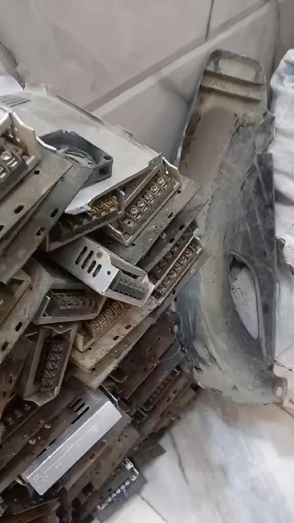 السلام عليكم عندي هذه البورات اليريدهم يتصل


**إذا كنت صاحب هذا الإعلان وتريد حذفه لأي سبب، رجاءا أرسل رسالة إلى الدعم الفني**