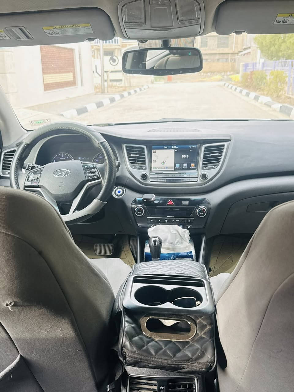 سلام عليكم
هونداي توسان 2017 أمريكي 
الموصفات
بصمه
شاشه كبيره
تحكمات ستيرن
مثبت سرعه
كشنات جلد كشنات تدفئه
تبريد قطعتين
تبريد ثلج
كامره دواره
نقطه عمياء 
محرك وكير وحدادية مكفولات
محرك 2000GDI
السياره 4/4
السنوية تنفذ ٢٠٢٨
ضرر فقط بارد كما موضح في السونار
السياره حلوه ونضيفه ما عده اي شي مال جناي
السياره بسمي تحويل ثاني يوم 
البيع لغرض البناء 
السعر 150ورقه وبيها مجال 
اللاستفسار اتصل ***********
