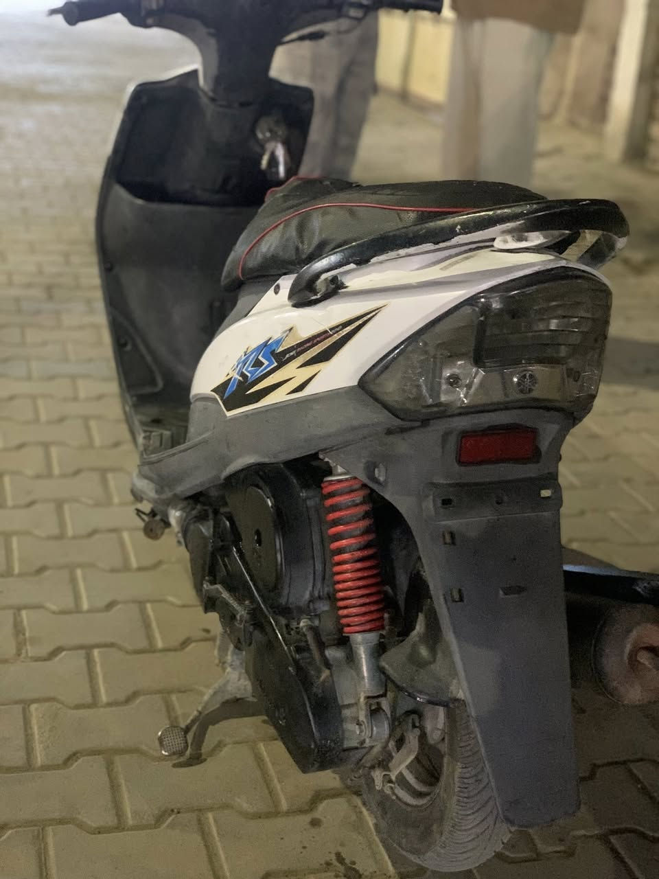 ماكس عدله
دراجه كلش نضيفه 
بوشه وبستم ولفات كلهن بلاد بس مبدل بيه زنجيل 
كهربائيات سلف هندر اشاير عالي ناصي سكن 
كفراته ختم واحد وي المكينه 
مكاني ناصريه مركز 
سعره ٧٠٠ 
***********
