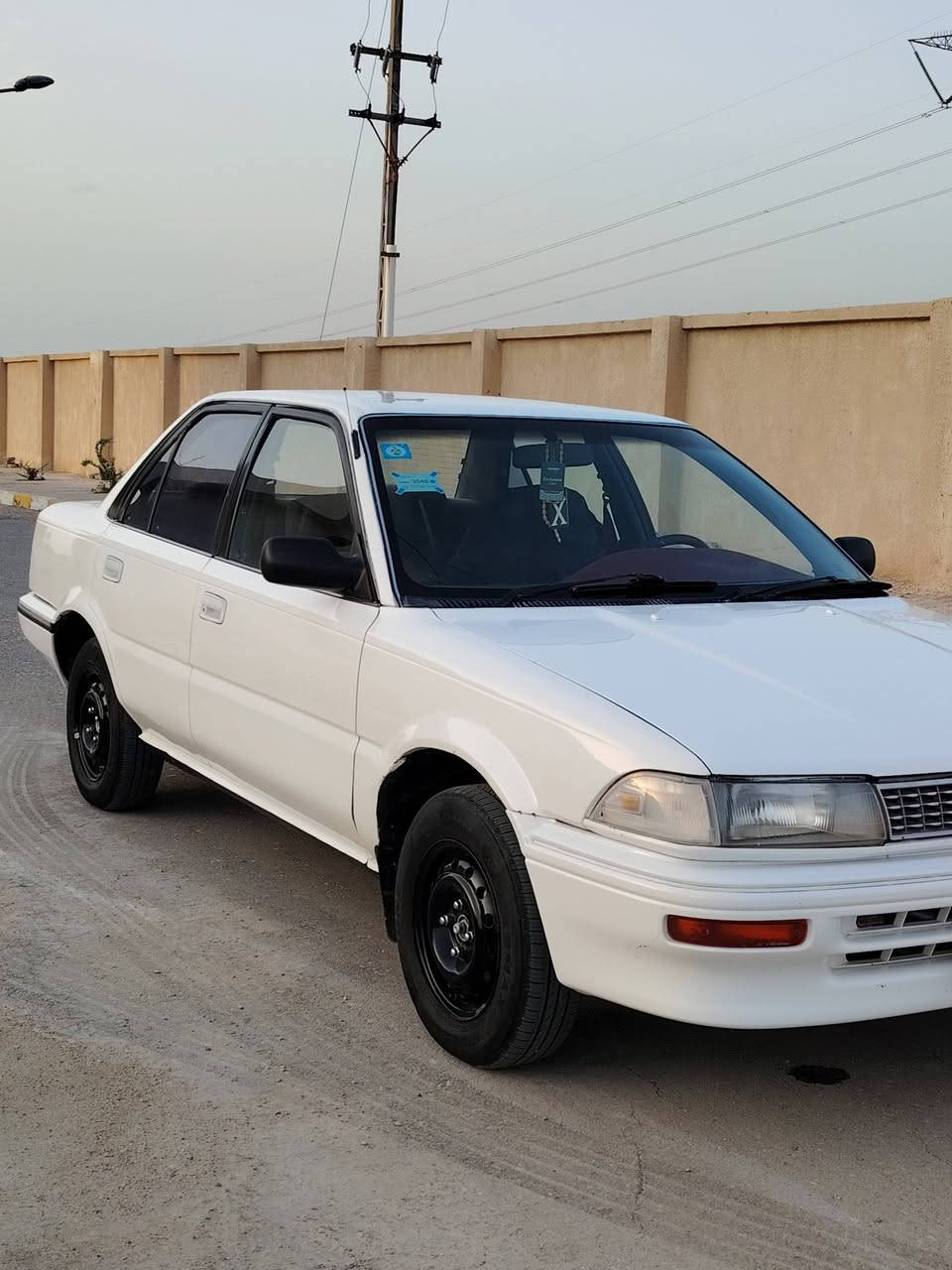 السلام عليكم سياره كورلا مديل ٩٢ السياره جاهزه حداده تخم تاير تبريد كهربايات كلها شغاله السياره الف دينار ما ذب عليها رقم انكليزي مكان السياره البصرة القرنه الشرش ***********
