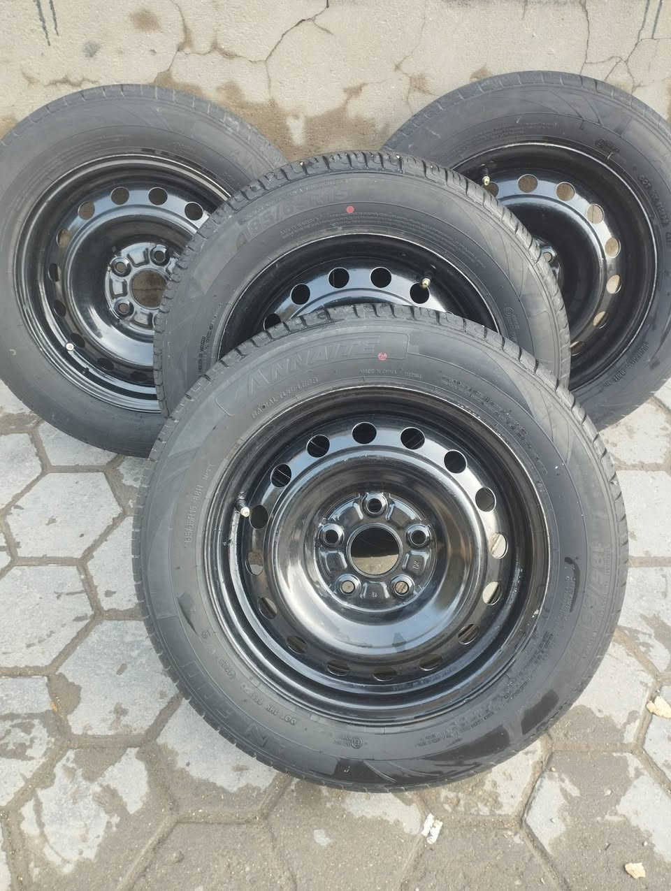 تخم ويل مع تايرات الحجم 15النترا كوري اصلي ابو الختم مصبوغات صبغ حراري
سعر 200 العنوان نجف اتصل على هذا الرقم ***********
