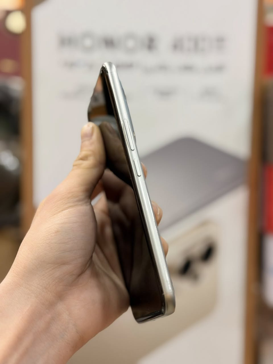 بحالة الوكالة الجهاز مستخدم شي كلش قليل ايام
كامل ملحقات كارتونه وشاحنة
مكاني بغداد البنوك
700.000 سعر الجهاز قفل بدون عمله وتنطي سعر اذا عجبك اتفضل خاص او خابرني
***********
