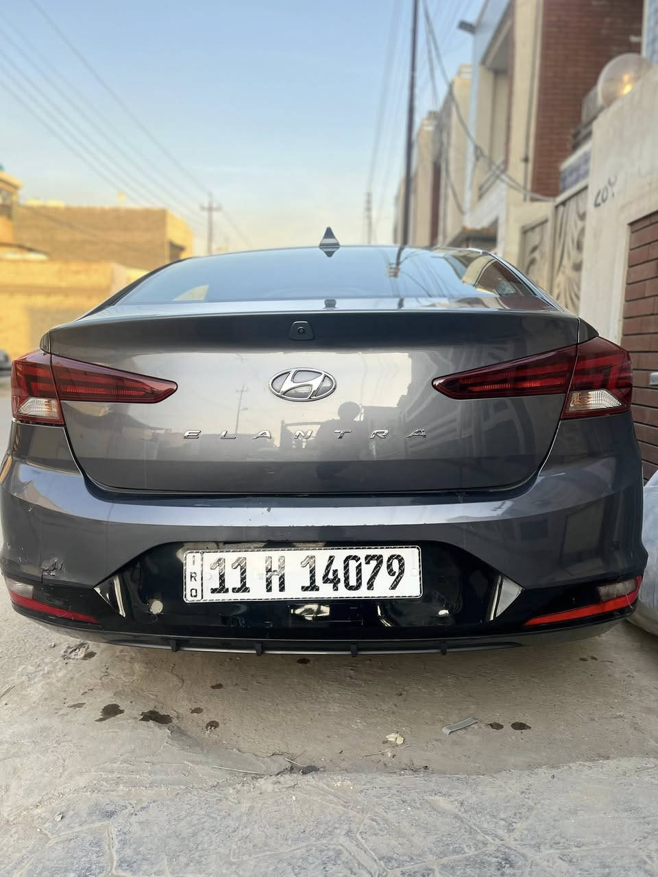 سلام عليكم النترا وارد ماشية فقط ٥٤ الف كيلومتر جديدة فول مواصفات ما عدا الفتحة رايدها ١٣٦ وبيها مجال للاتصال ***********
