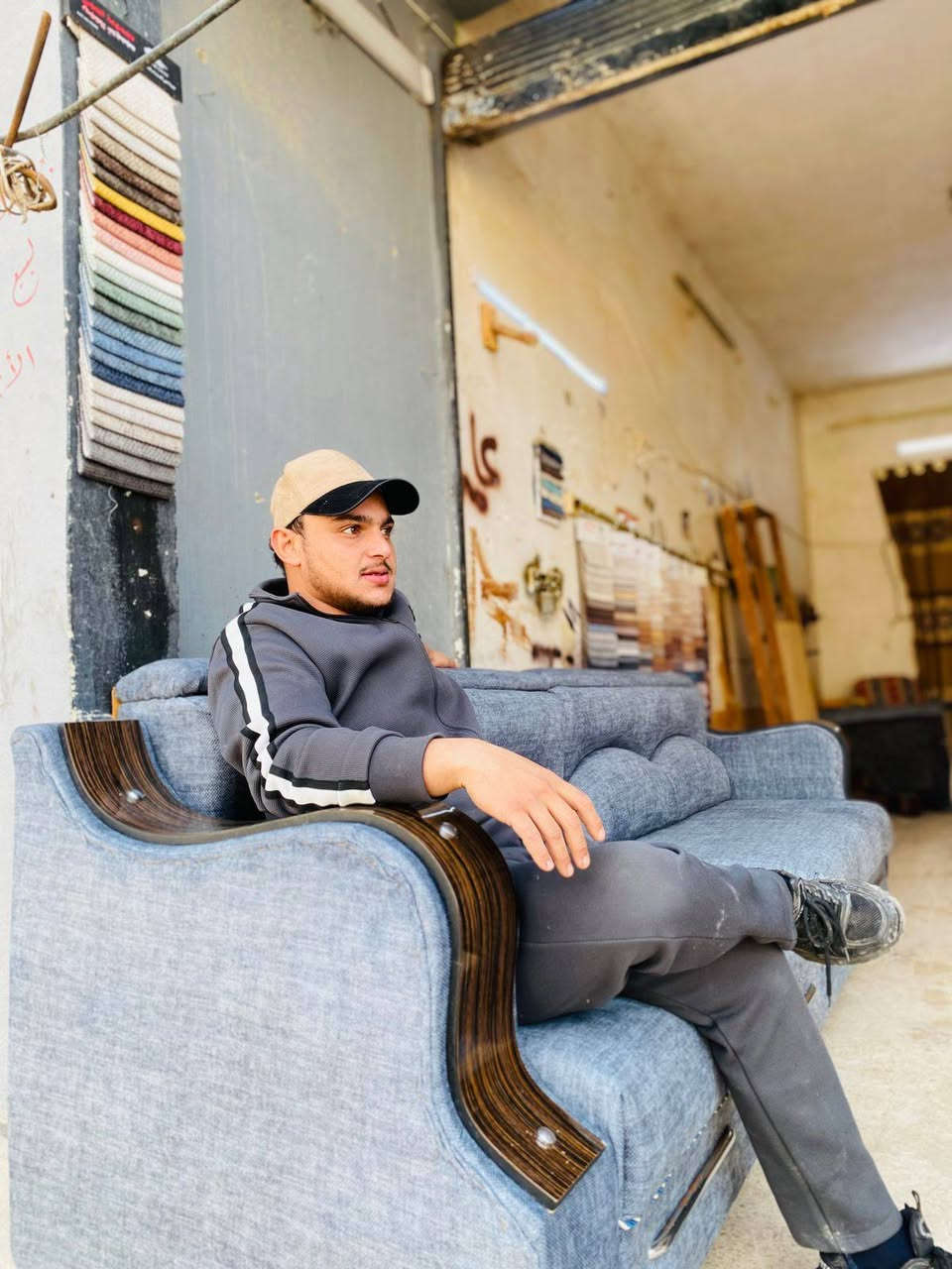 السلام عليكم زبائنا الكرام هذا عملي لهذا اليوم واتمنى ان ننال اعجابكم بس تبديل قماش قماشه من الدرجه الاولى مبطن داخل خارج وباسعار مناسبه جدا ويا اهلا وسهلا بالجميع
🛋️
*********** 
***********
العنوان صلاح الدين شرقاط  القصبه شارع النجارين المكصبه  القديمه  وهذا رقمي اذا ما كدرتو توصلولي عن قريب ادليكم عالطريق
