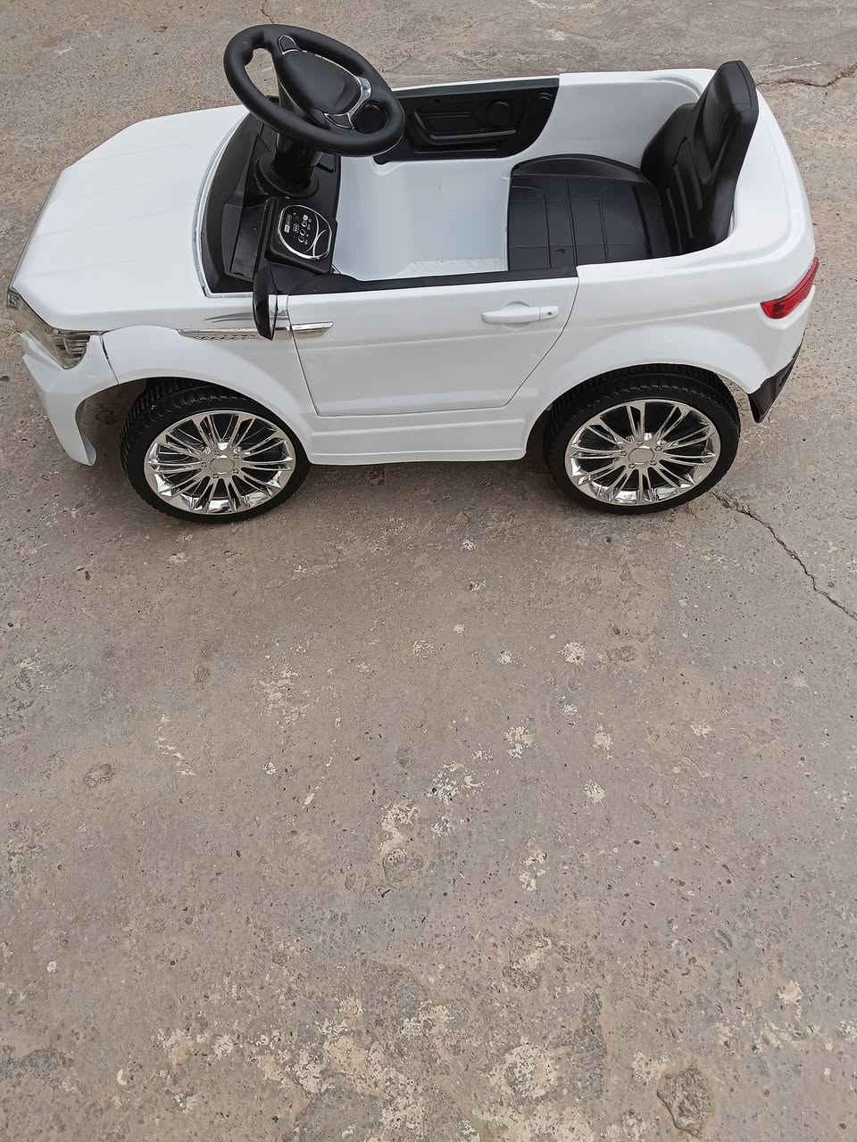 سلام عليكم ورحمة الله وبركاته سيارة أطفال شحن للبيع عل ريمونت كونترول نوع برادوو بنظافة جيدة السعر 60 الف وبيها مجال لمن يريد الشراء المراسلة على الخاص ***********
