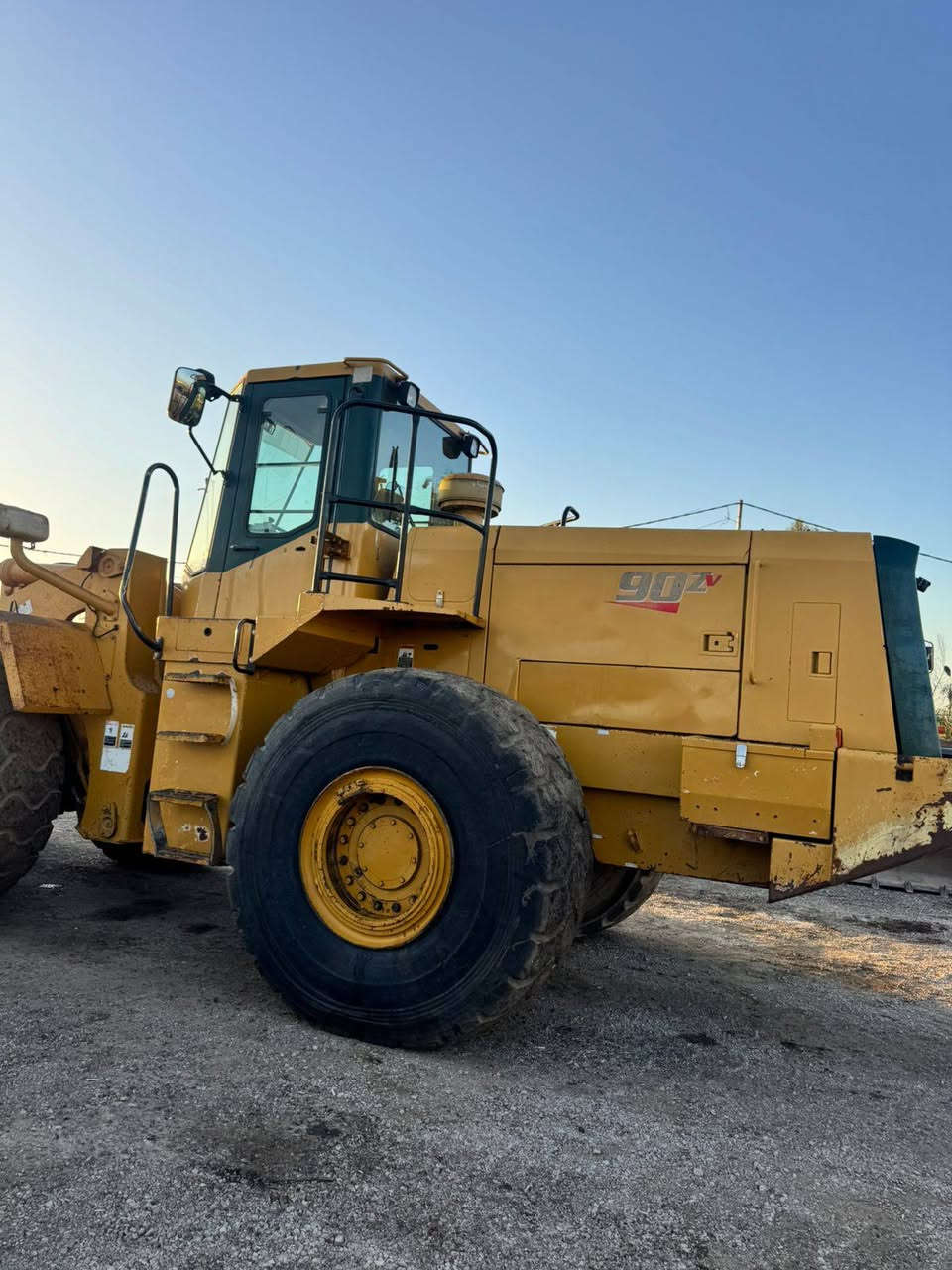 دخول جديد 
شفل 90ZV  نظيف جدآ بحالة الوكالة 
العنوان/ كربلاء طريق النجف عامود 1095
تلفون / 
***********
***********
