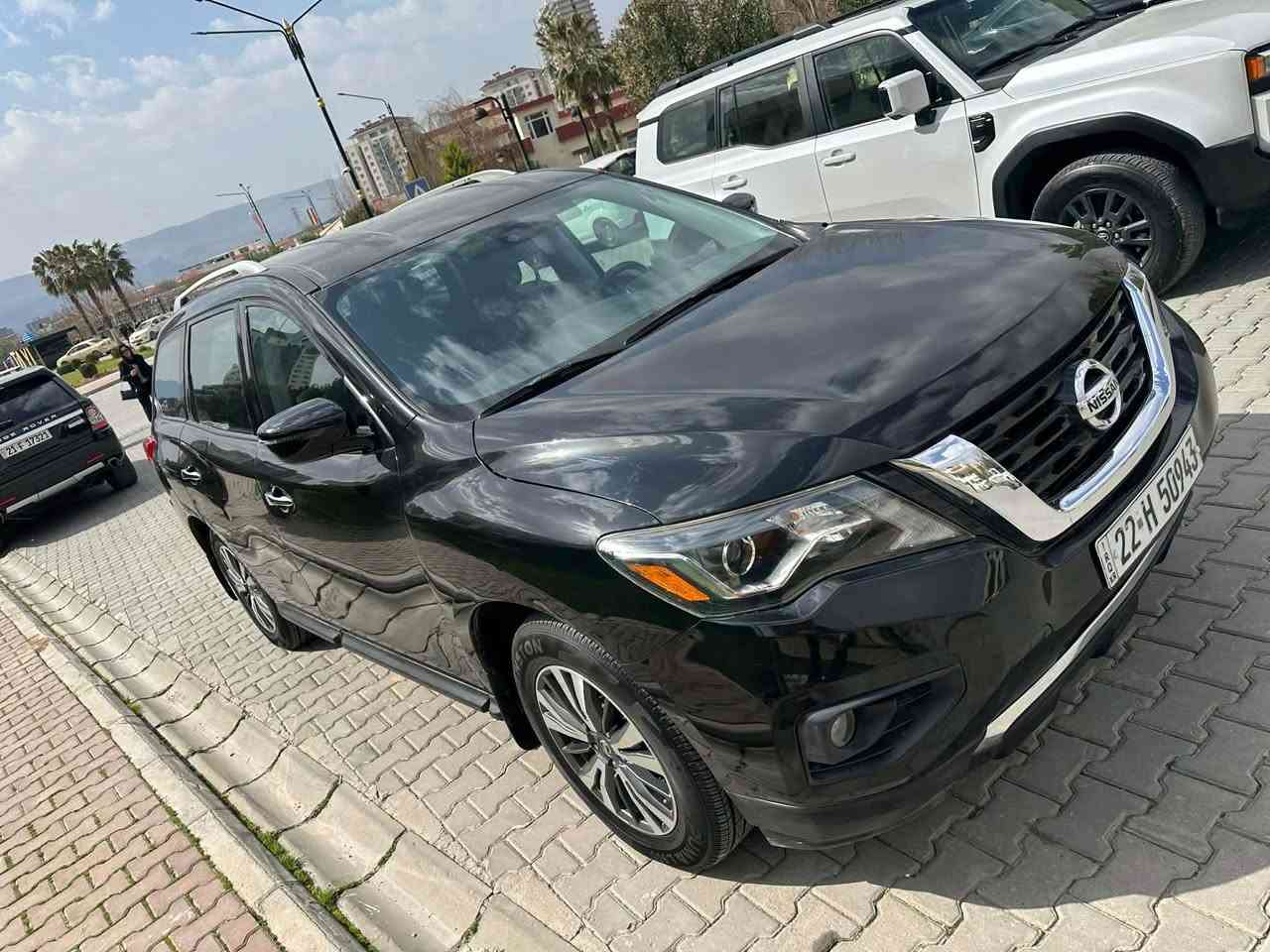 نيسان پاسفندر موديل ٢٠١٧
ته نها يه ك جملخي بيشه وه بوياخه بي ناو گرتن و ارباك ته نها سوكان ته قيوه و بيلادي دانراوه ته وه و سياره كه ٣ ريز كوشن و مه ركه زيه و به صمه يه و شه غاله و لايت ليد و مواصفاتي sv ه و سنوي تا ٢٠٣٠ تا زه يه و تا يه ي تا زه يه و ته قه و ره قه ي تيا نيه و ٦٢ هه زار روشتوه 
سعر ١٥٠$ مجال
***********
*********** السليمانية, العراق
