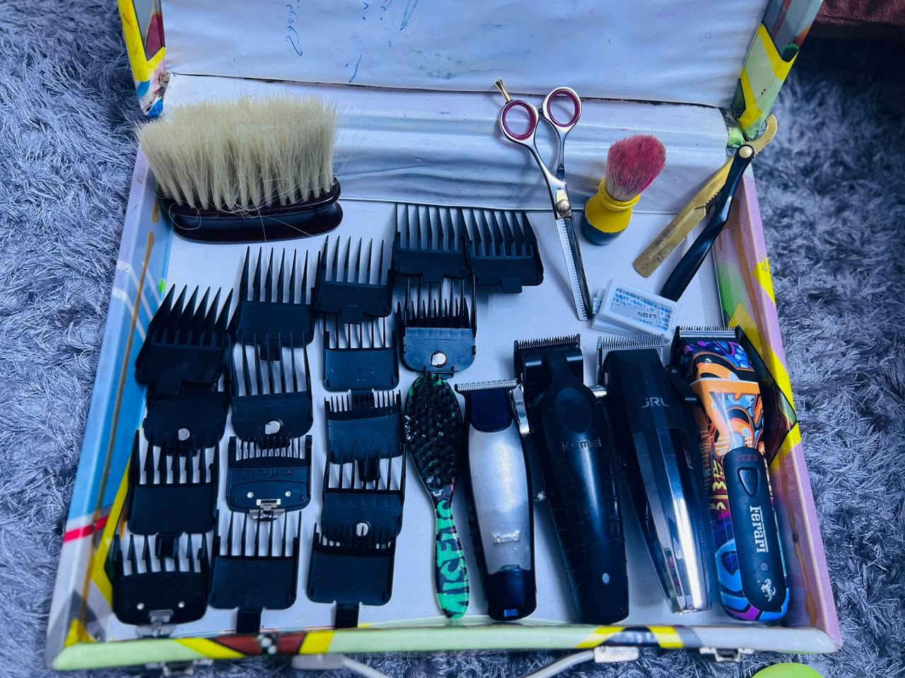 غراض حلاقه كامله مستخدمه اقل من شهر كله اصلي السعر *********** واتساب
