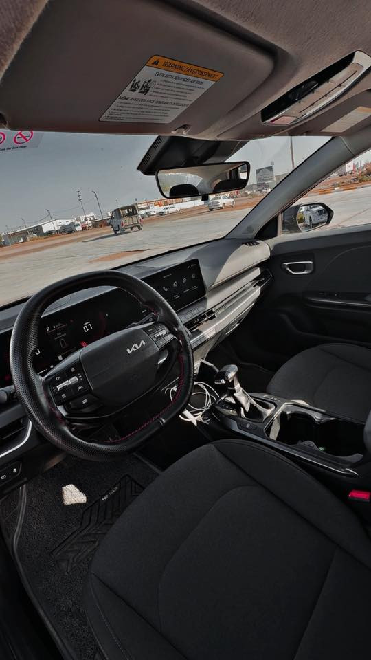 Ki k4 وارد امريكي 
مكينه 2000 موديل24 
بصمه 
شاشه متصله 
رادار امامي 
تشغيل عن بعد 
سايد بريك بصمه 
ماشيه16,000
حادث بس بنيد من امريكا 
***********
