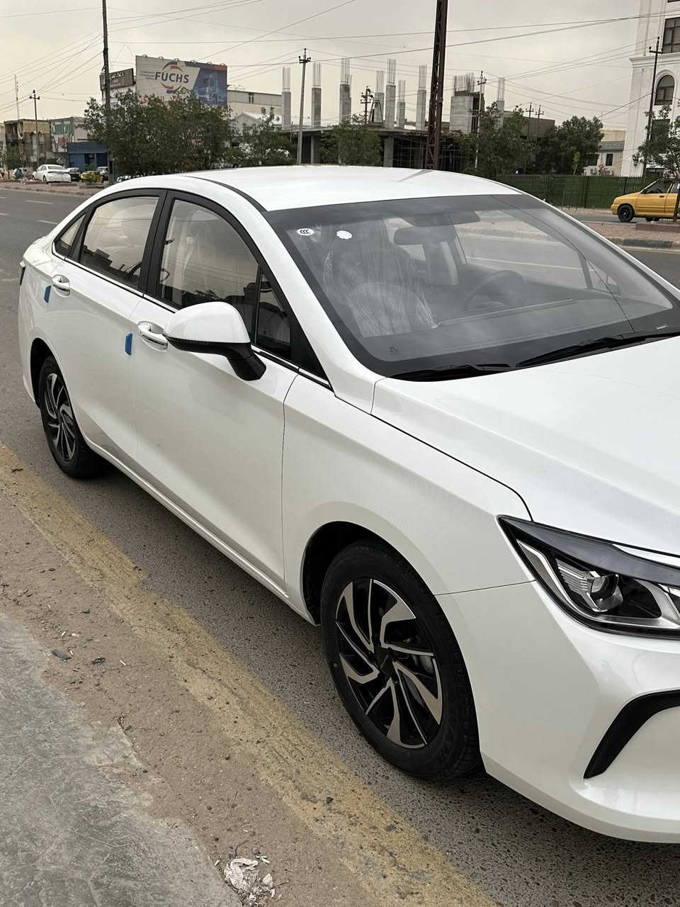 للبيع 🚗🔥

BAIC U5 موديل 2026

لون أبيض لؤلؤي ✨

جديده زيرو بالكامل، حرة وما مرقمة

وين ما تريد تسوي رقمها بكيفك 😎

السيارة مداورة ثاني يوم فقط يعني بعدهــا بحالة الوكالة 🔥

المواصفات 👇

• شاشة كبيرة وكامرة خلفية 🎥

• بصمة تشغيل ودخول 🚘

• سنسرات أمامية وخلفية

• تبريد قوي جدًا ❄️

• تحكم بالدركسون + بلوتوث

• إضاءات LED وجنوط رياضية

• اقتصادية بالبنزين وثبات ممتاز ⛽

سيارة مرتبة جدًا والفاحص يقرر 👌

للمهتمين التواصل خاص 📩***********

0772 417 1455

متواجد ب اي وقت  المكان بغداد
