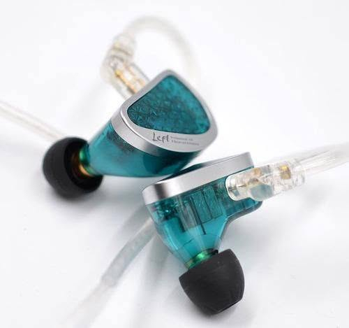 KZ AS16 Pro الأصليةسماعة IEM احترافية لعشاق الصوت النقي والألعاب التنافسية.
• 16 Driver Balanced Armature (8 بكل جهة) • تفاصيل صوت دقيقة جداً • عزل ممتاز للضوضاء الخارجية • تحديد خطوات واتجاهات احترافي بالألعاب • كيبل قابل للفصل والتبديل • تصميم مريح للاستخدام الطويل • مناسبة للألعاب، الموسيقى، الأفلام والمونتاج المواصفات:
التردد: 20Hz - 40kHz
الحساسية: 114dB
المقاومة: 18Ω
منفذ 3.5mm
2-Pin قابل لتبديل الكيبل
السماعة جديدة ممتازة وكاملة مع الكارتون.
السعر: 70٫000 دينار عراقي بيها مجال بسيط توصيل ماعندي بس كركوك


**إذا كنت صاحب هذا الإعلان وتريد حذفه لأي سبب، رجاءا أرسل رسالة إلى الدعم الفني**