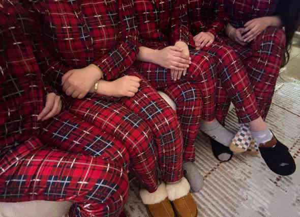 البيجامة علينه و اللمة عليكم ✨♥️
بجامة رأس السنة كاروهات..
خامة قطني تجنن
قياس من S الى4xl

للحجز والاستفسار يرجى مراسله الصفحه
رقم هاتف واتساب ***********
توصيل بسماية 1000
بغداد 5000
محافضات 6000
يوجد دفع عن طريق الماستر كارد✅💵
